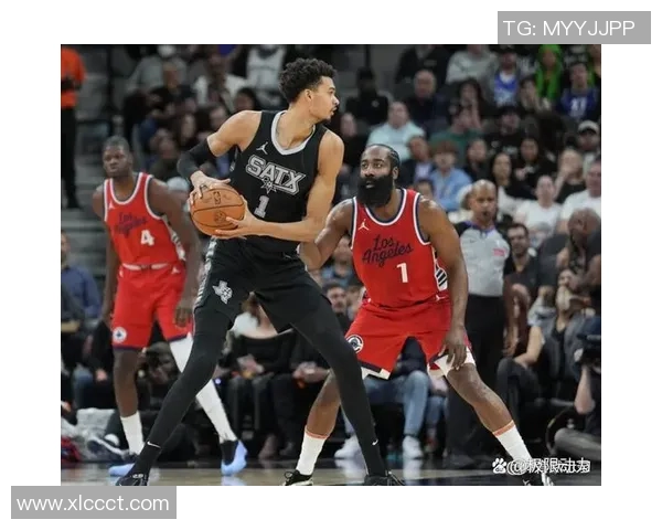 2015年NBA季后赛马刺与快船激战回顾精彩瞬间与战术分析